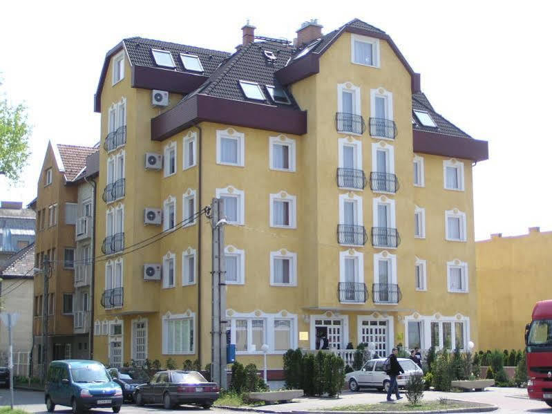 Hotel Happy Apartments Budapest Exteriör bild